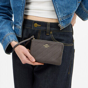 Coach Outlet Corner Zip Wristlet With Quilting